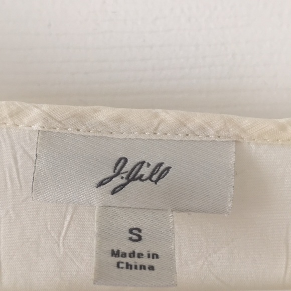 Ivory floral button up blouse - Picture 3 of 6